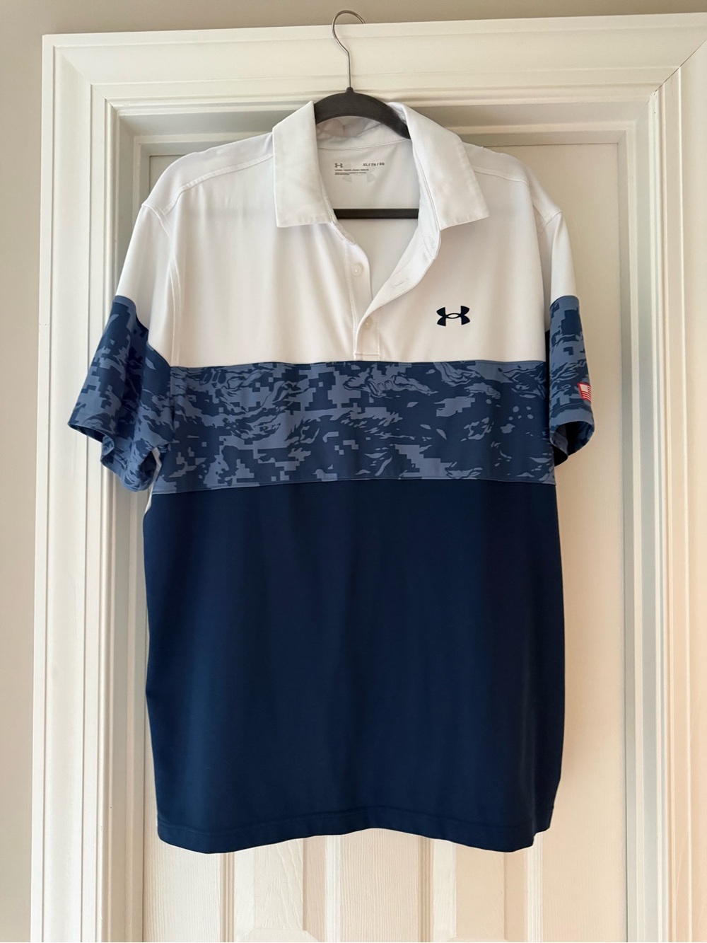 Under Armour Men’s White and Navy Camo Stripe Polo